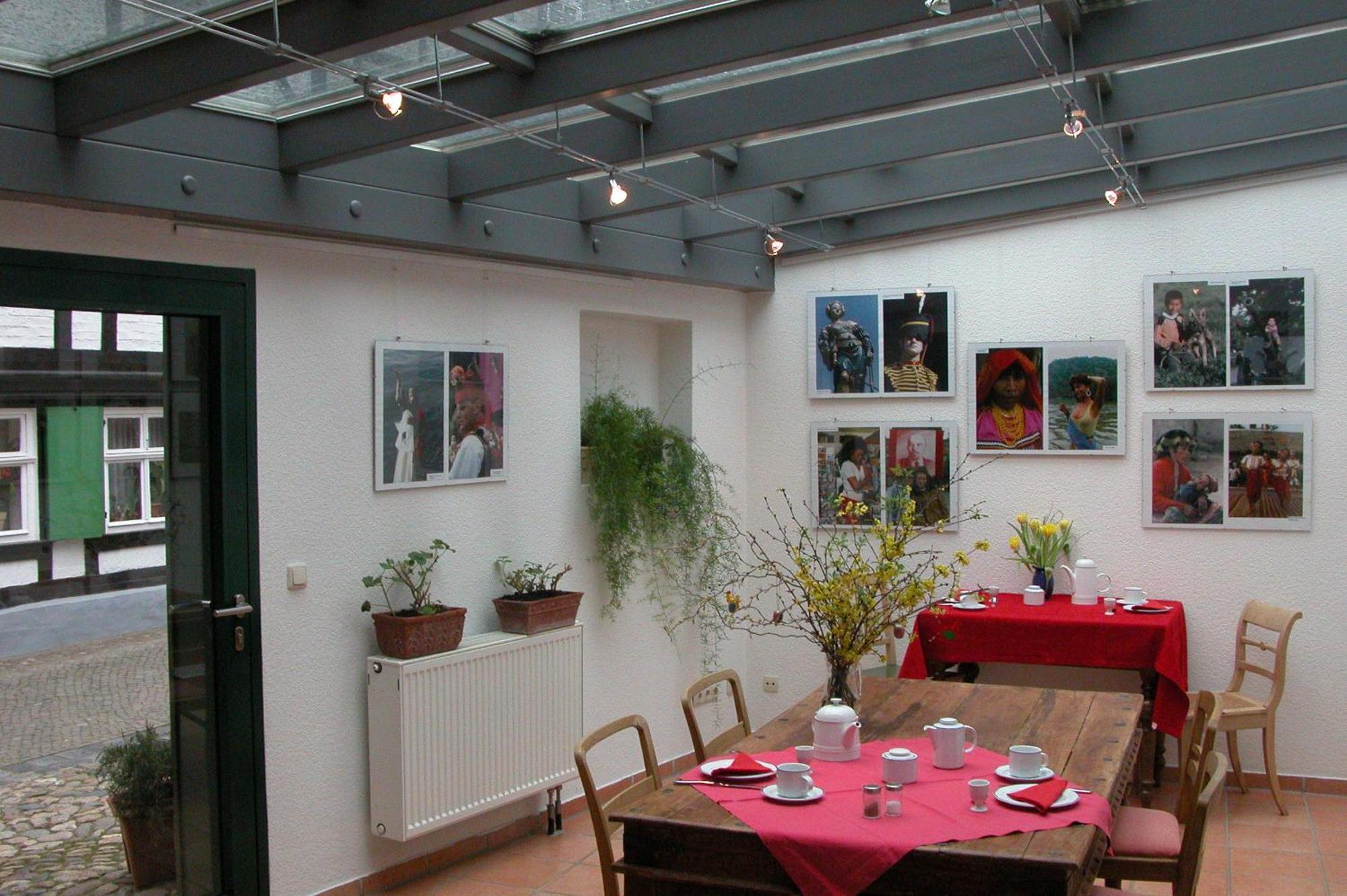 Fachwerkhotel - Ferienhaeuser Vorhof Zur Hoelle เควดลินบวร์ก ภายนอก รูปภาพ