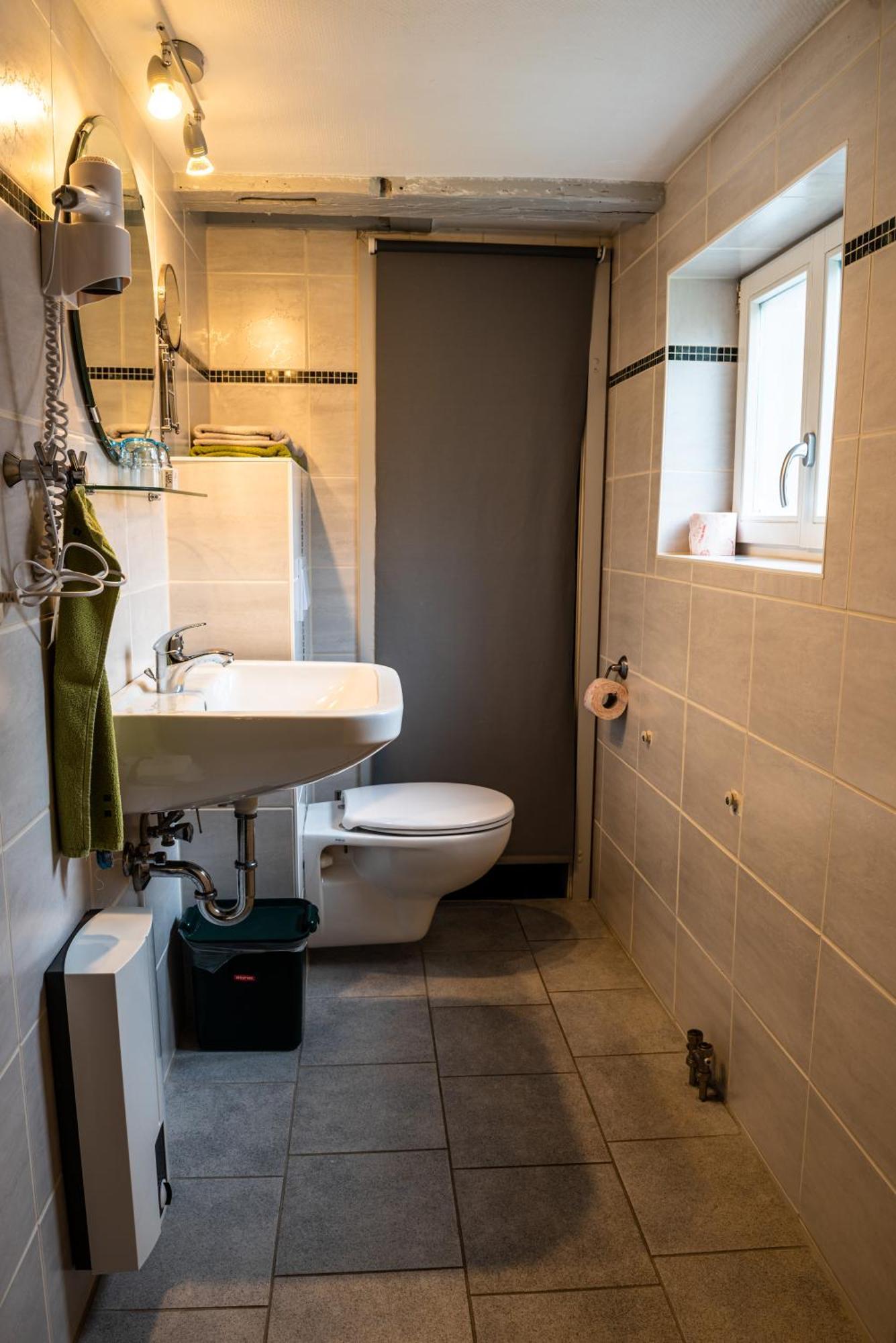 Fachwerkhotel - Ferienhaeuser Vorhof Zur Hoelle เควดลินบวร์ก ภายนอก รูปภาพ