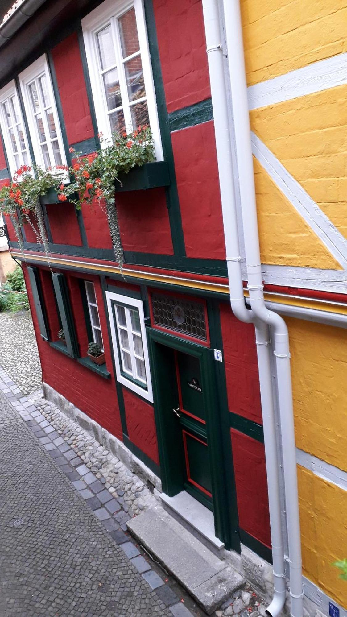 Fachwerkhotel - Ferienhaeuser Vorhof Zur Hoelle เควดลินบวร์ก ภายนอก รูปภาพ