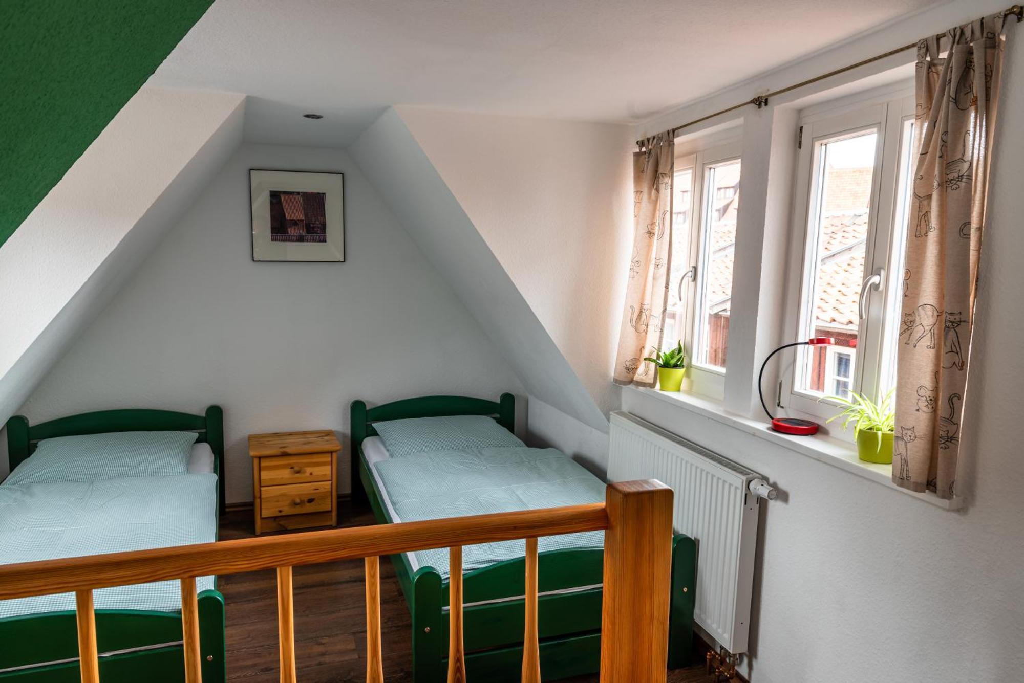 Fachwerkhotel - Ferienhaeuser Vorhof Zur Hoelle เควดลินบวร์ก ภายนอก รูปภาพ
