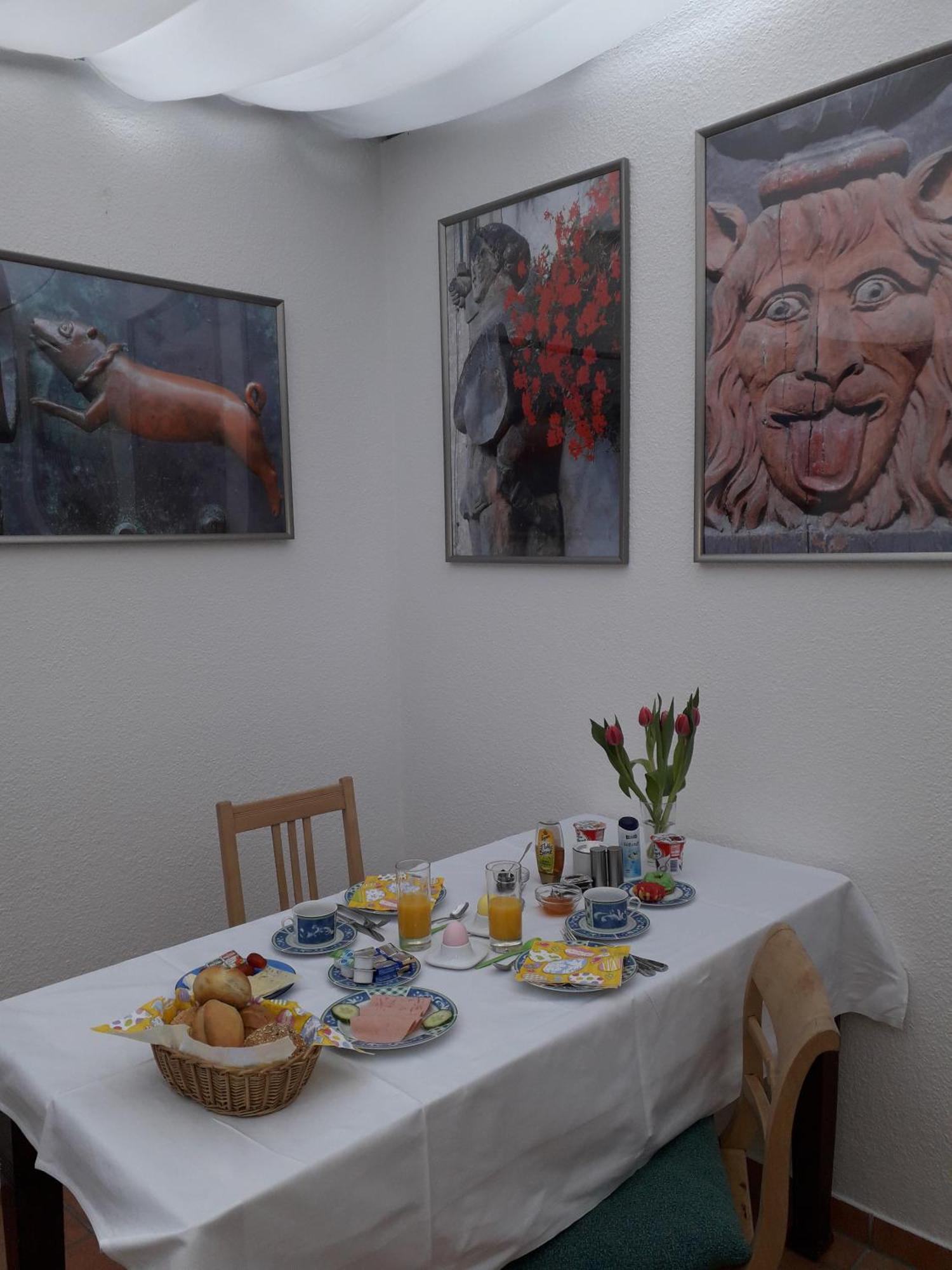 Fachwerkhotel - Ferienhaeuser Vorhof Zur Hoelle เควดลินบวร์ก ภายนอก รูปภาพ
